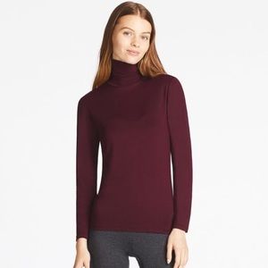 *SOLD* Uniqlo turtleneck long sleeve